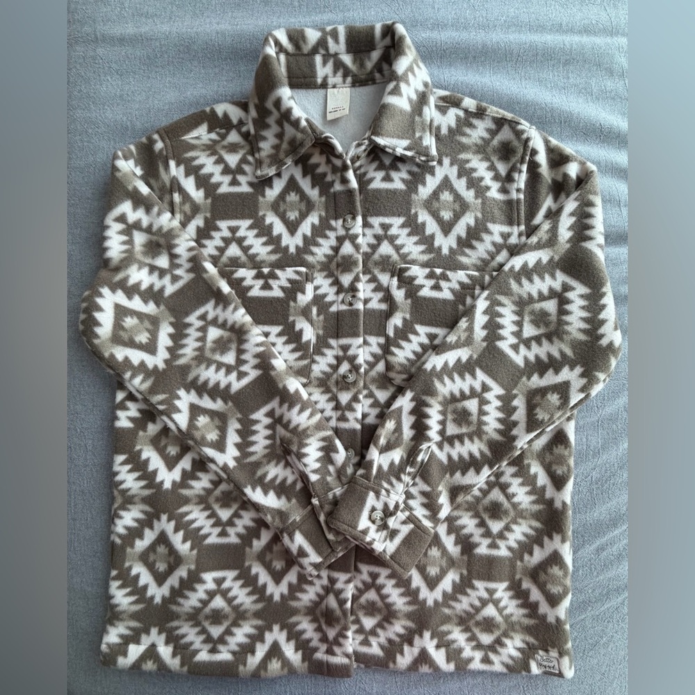 Better Unsaid Aztec Pattern Button-Up fleece Shirt in Taupe & White